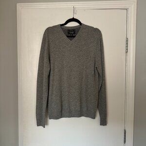 Nordstrom 100% Cashmere V-neck Sweater
